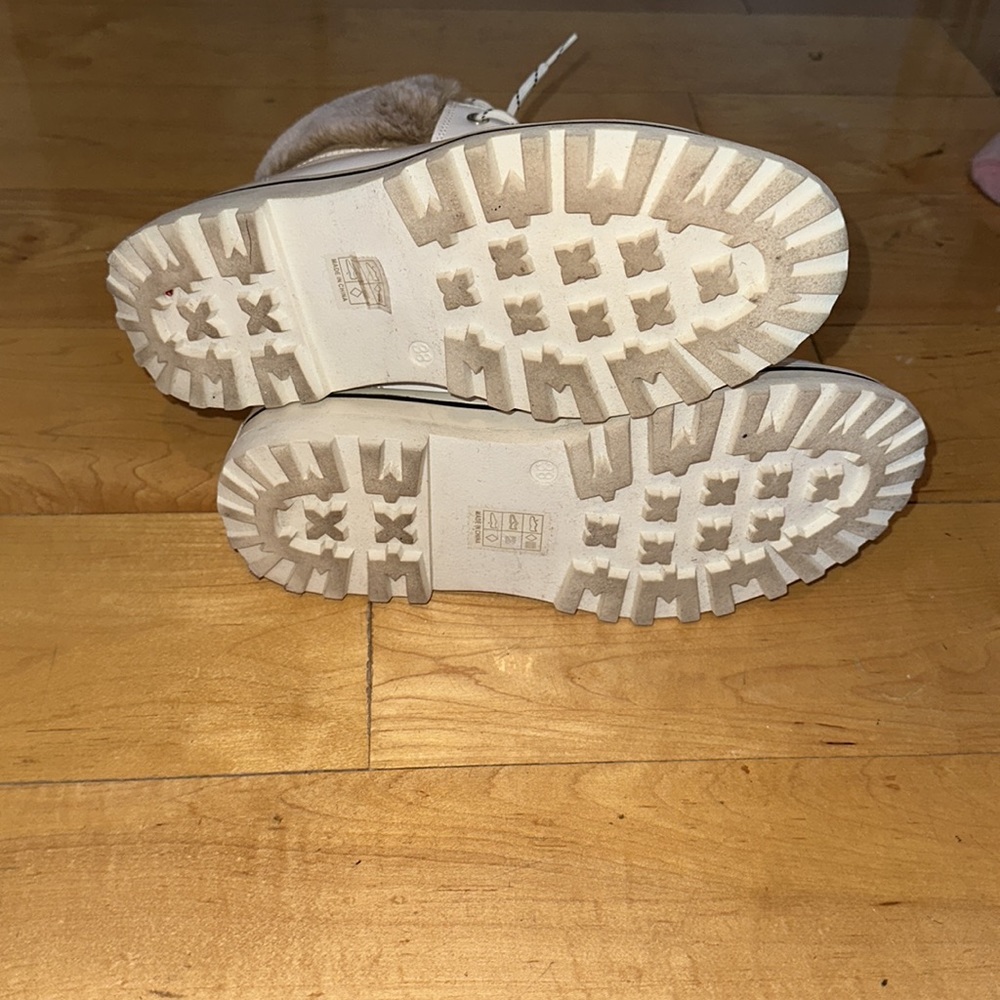 Patricia Charm Bootie size 38 excellent condition- worn only inside - Picture 6 of 7